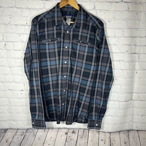 Patagonia Men's Worn Wear Wagner Plaid Shirt Size M Medium Style 54030 Snaps - Picture 1 of 9
